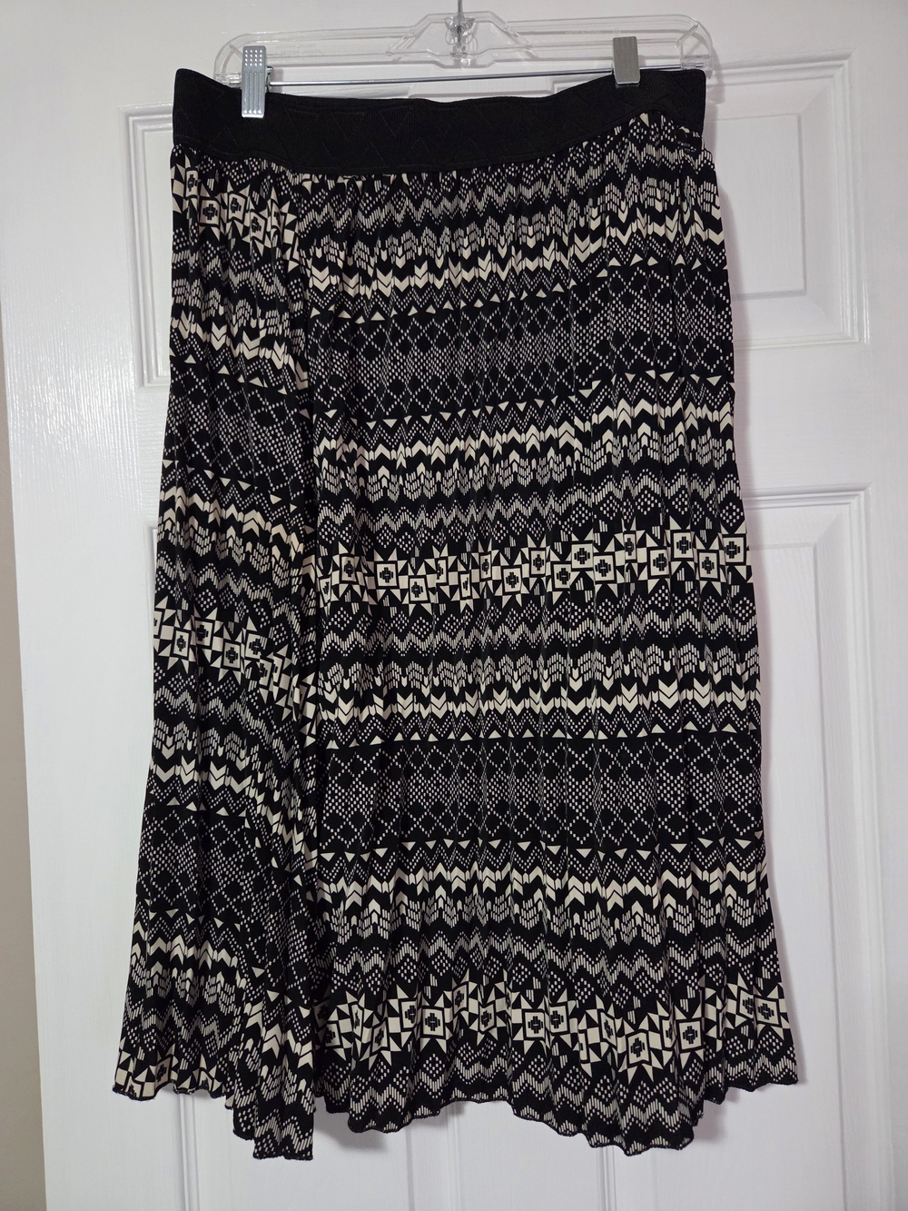 Lularoe Size Large Jill Skirt Black White Accordion Midi  Pleated